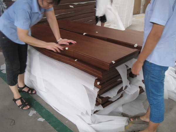 碧江工作人員仔細(xì)檢查