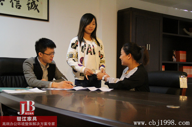 與碧江產品經理洽談