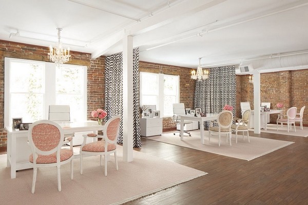 上海辦公家具廠家——碧江辦公家具為蔚藍海岸打造的化妝區:水晶燈 上海辦公家具廠家——碧江辦公家具為蔚藍海岸打造的化妝區:水晶燈