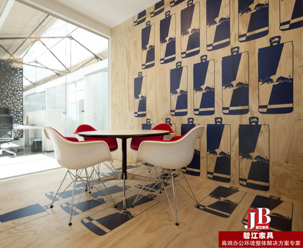 上海碧江辦公家具打造紅牛飲料上海分公司洽談區(qū)辦公家具