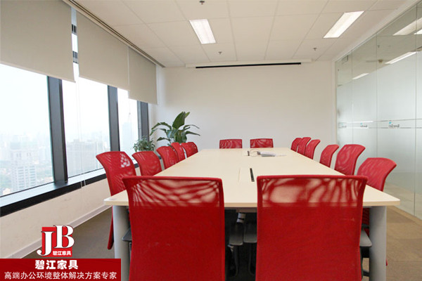 去哪兒網會議桌配置