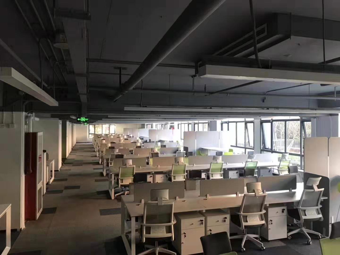 辦公桌屏風(fēng)式隔斷 辦公桌屏風(fēng)式隔斷